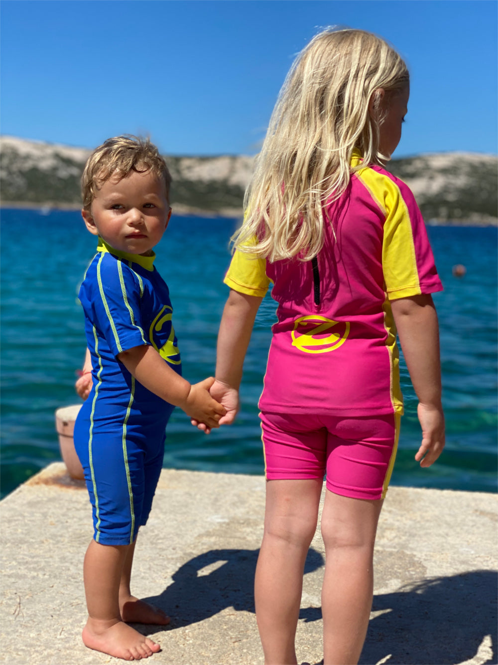 Traje de baño una pieza con filtro solar UPF 50+ marca Zunblock