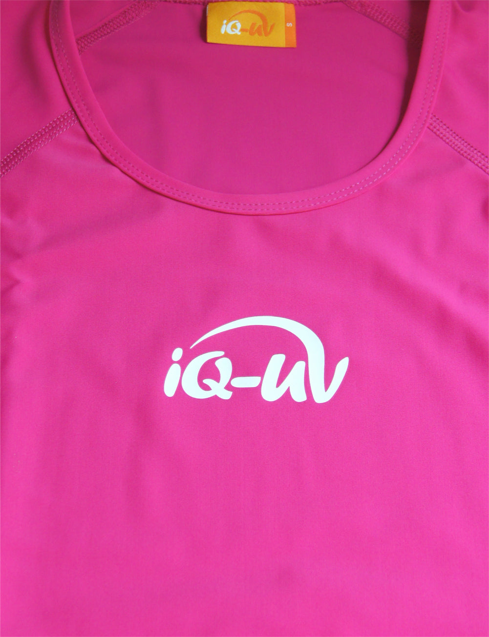 Polera manga larga corte recto mujer con filtro solar UPF 300+ marca IQ